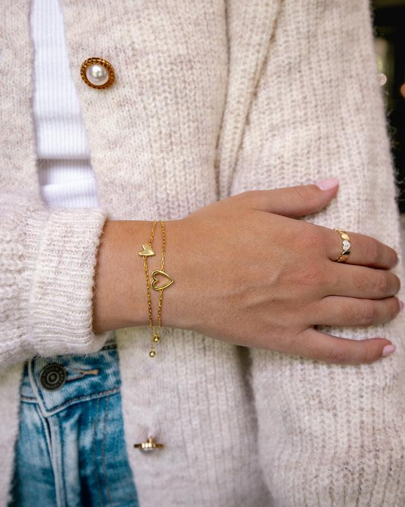 Matching Heart Bracelets for Women – Heart Charm and BFF Friendship Styles